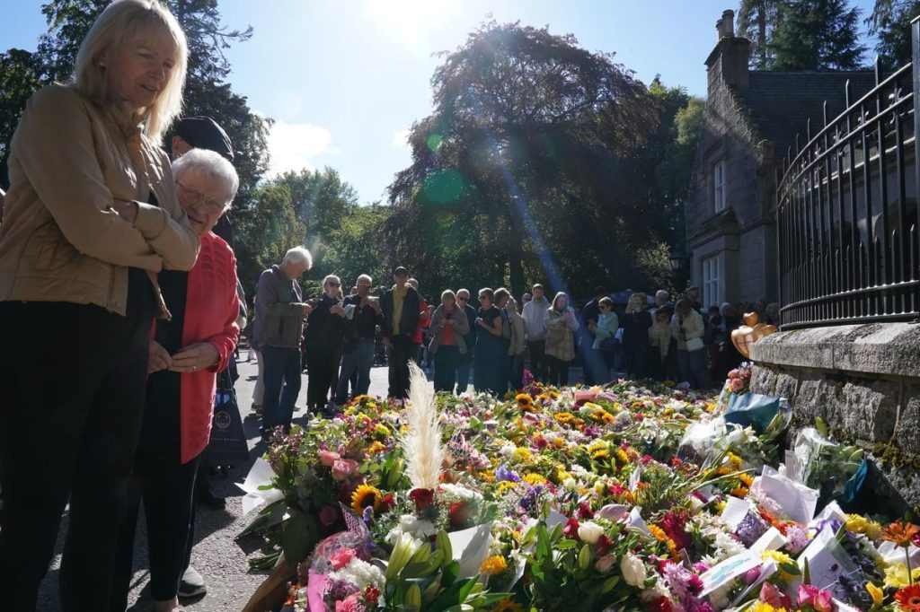 Crowds laying flowers for Queen Elizabeth